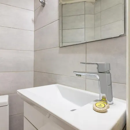 Spacious Next To Marina Flisvo *
